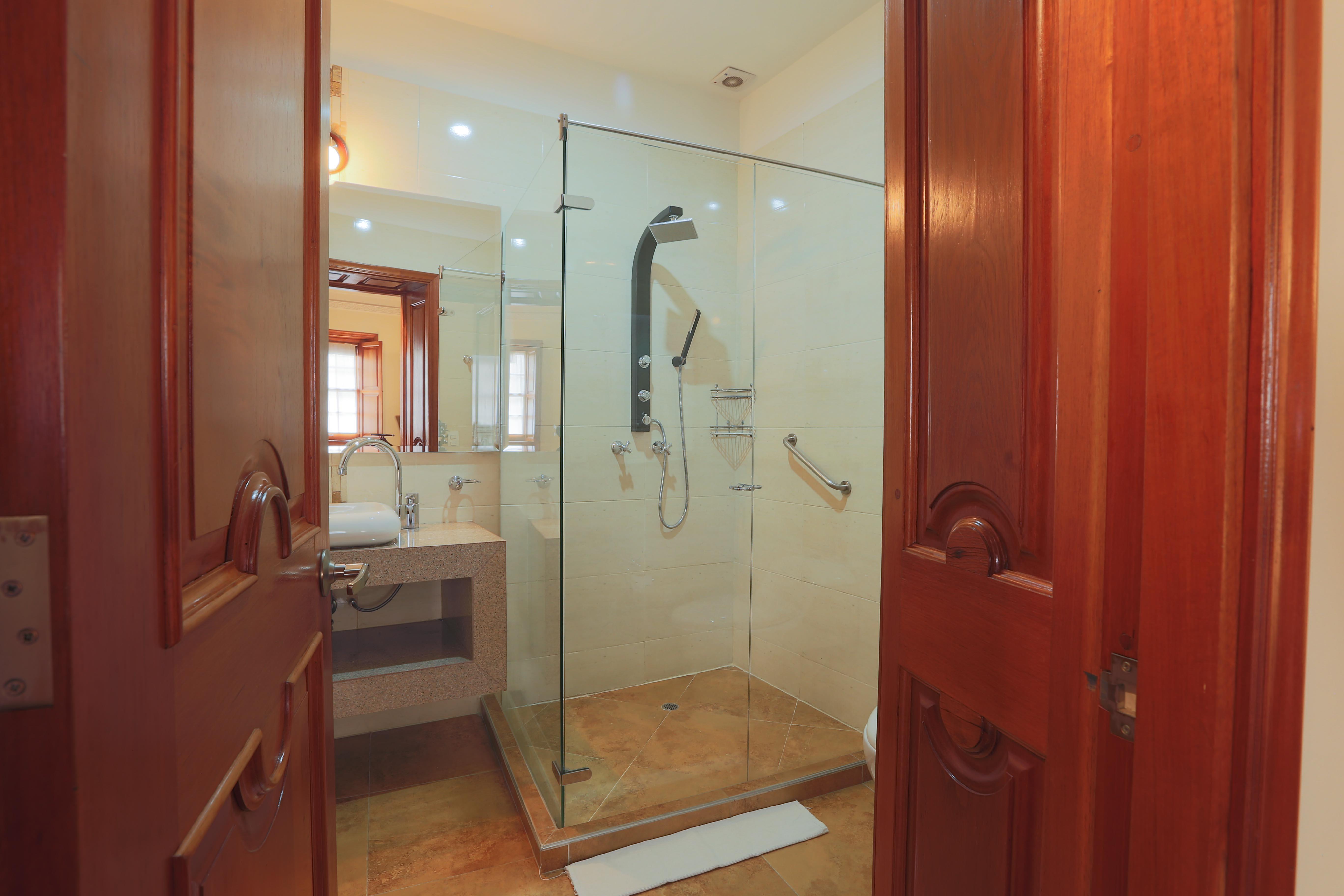 Hotel Santa Lucia Boutique Spa Bogotá Dış mekan fotoğraf A shower cubicle