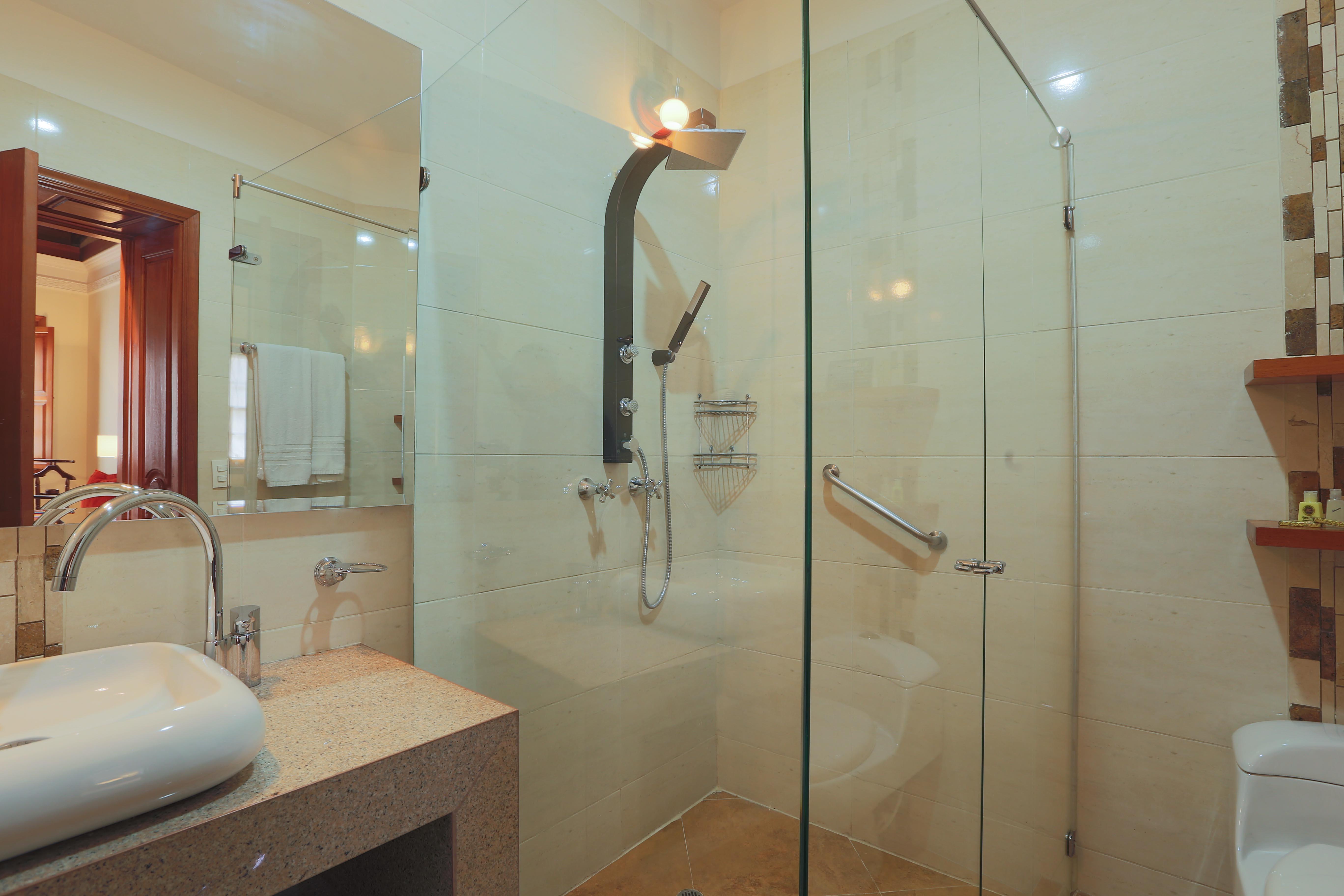Hotel Santa Lucia Boutique Spa Bogotá Dış mekan fotoğraf A shower enclosure