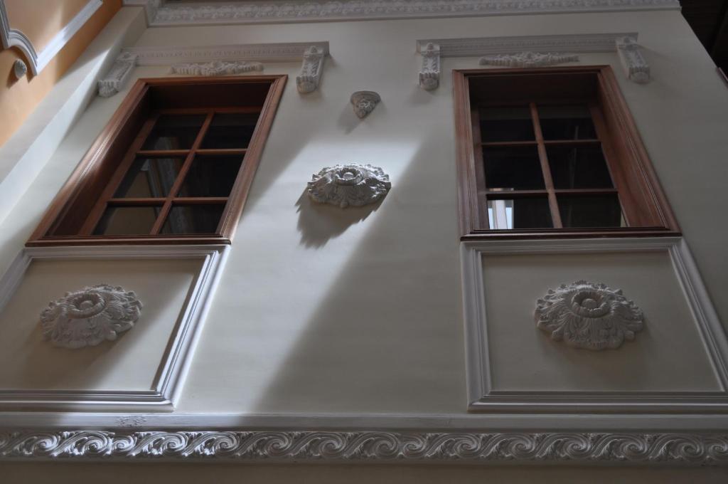 Hotel Santa Lucia Boutique Spa Bogotá Dış mekan fotoğraf The windows of the house