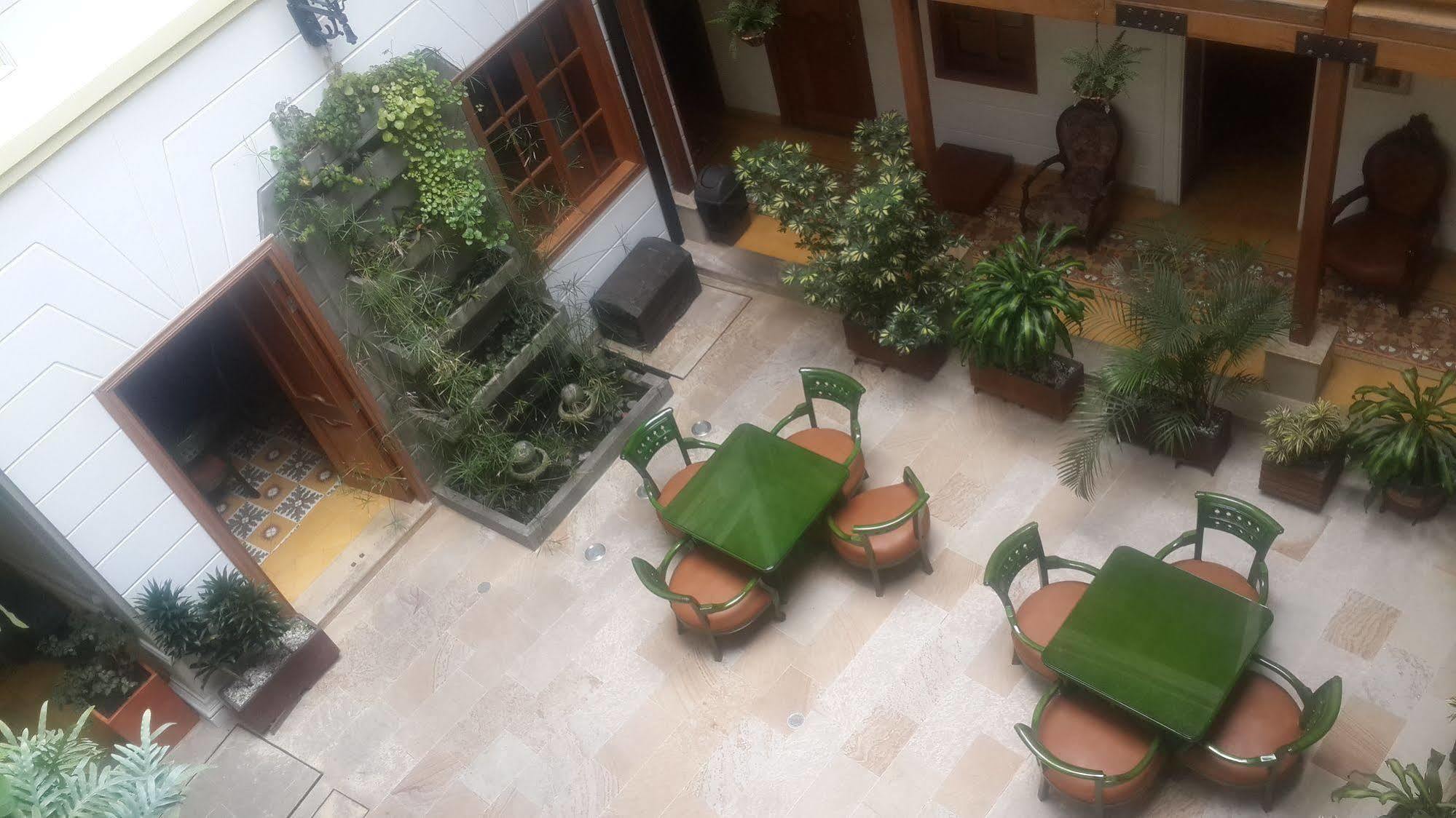 Hotel Santa Lucia Boutique Spa Bogotá Dış mekan fotoğraf The courtyard of the hotel